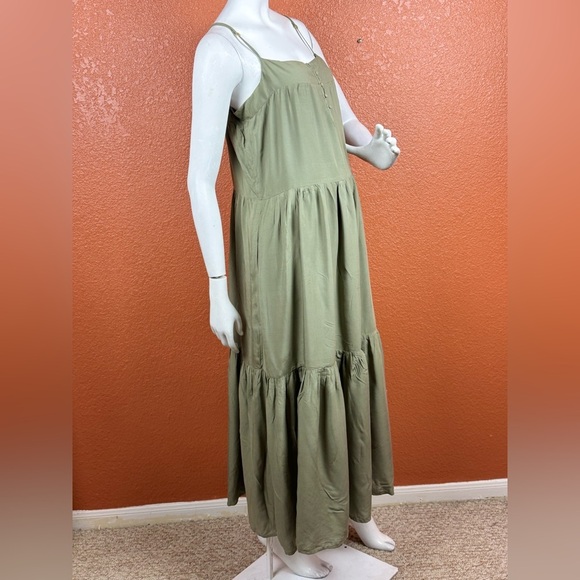 Z Supply Light Green Maxi Dress Size Medium.   E11 - Picture 13 of 17